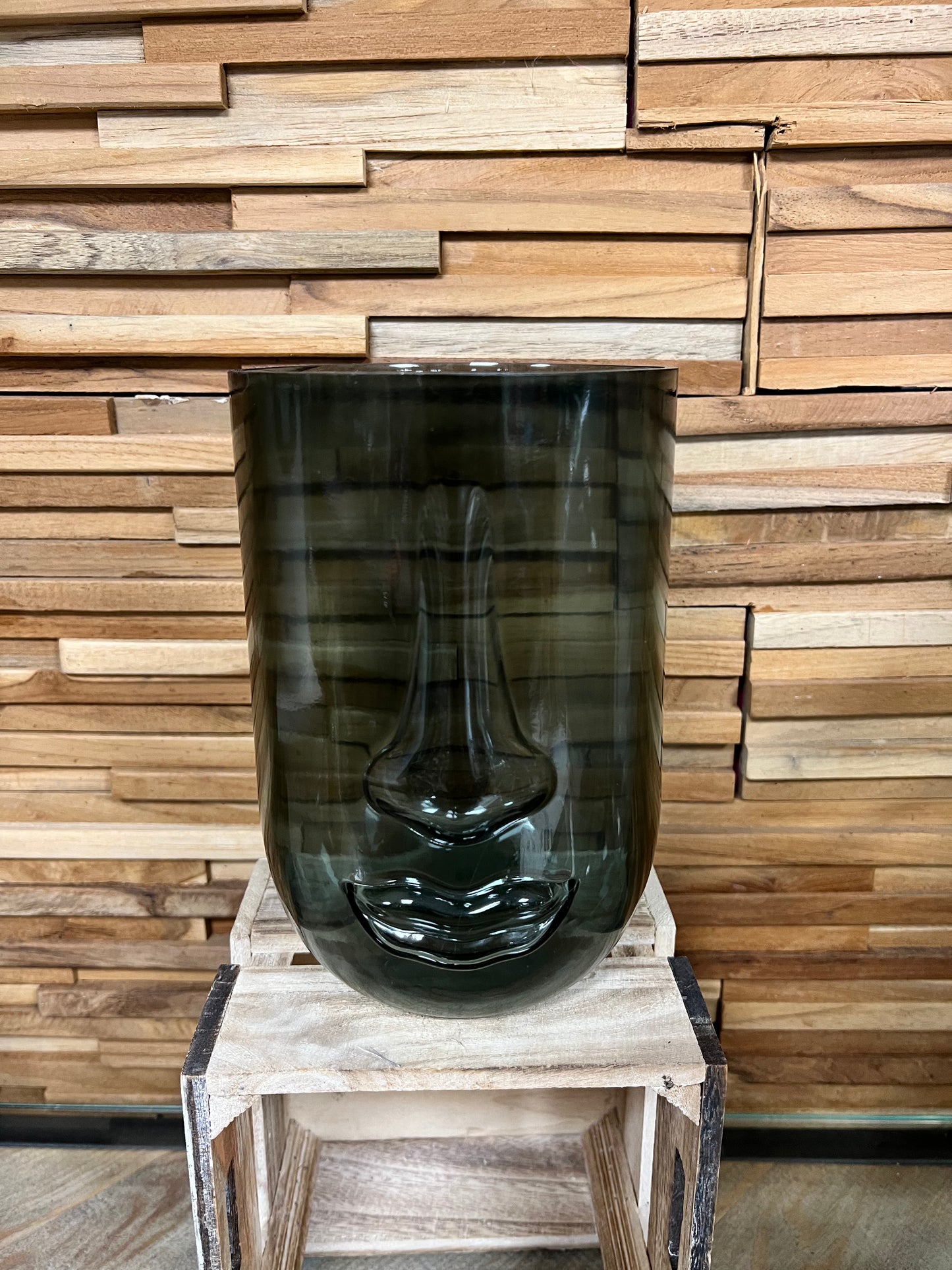 Vase visage fumé