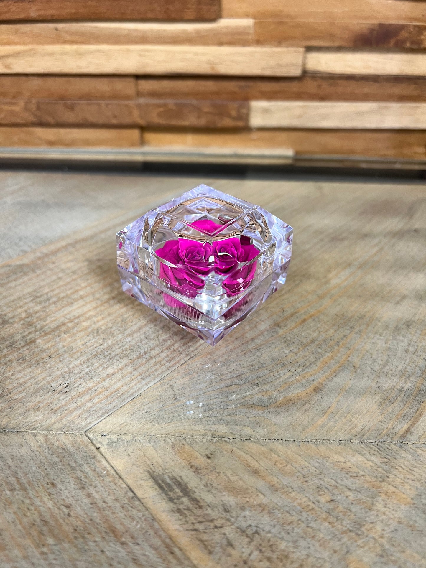 Rose éternelle dans son écrin