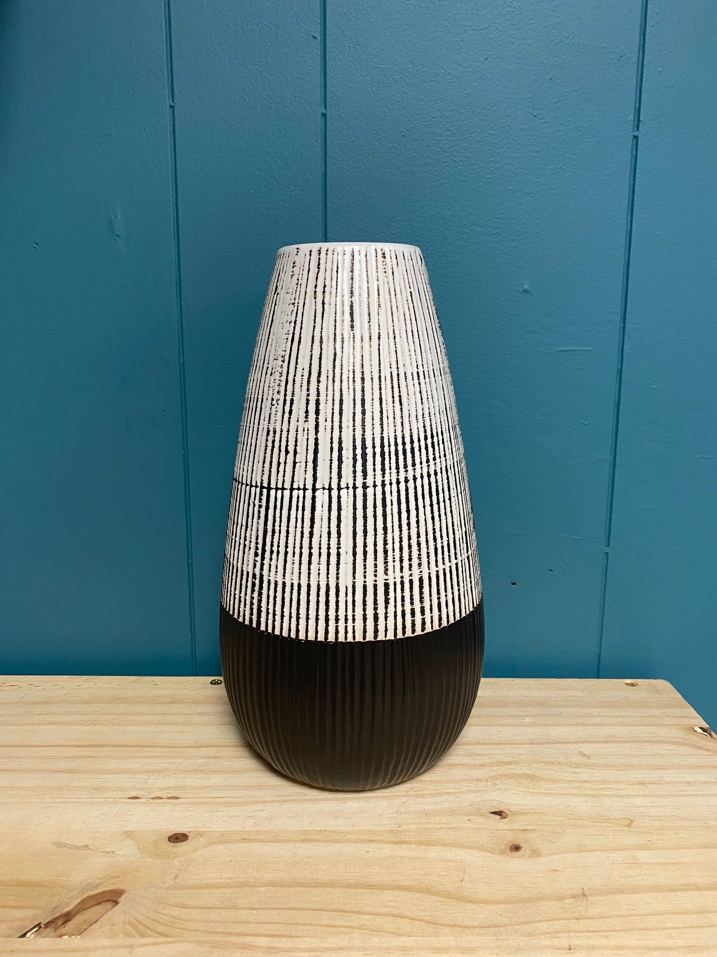 Vase à rayure noir/blanc